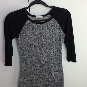 ✨Ardene Baseball Tee✨